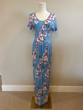 Blue Floral Scoop Neck Maxi Dress